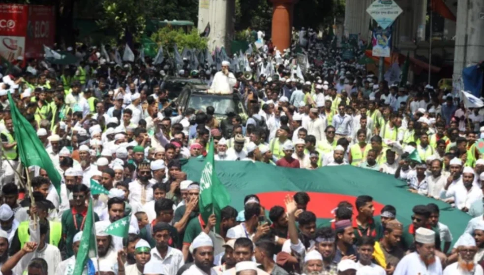 ঈদে মিলাদুন্নবী (দ.) উপলক্ষে রাজধানীতে জশনে জুলুস শোভাযাত্রা অনুষ্ঠিত
