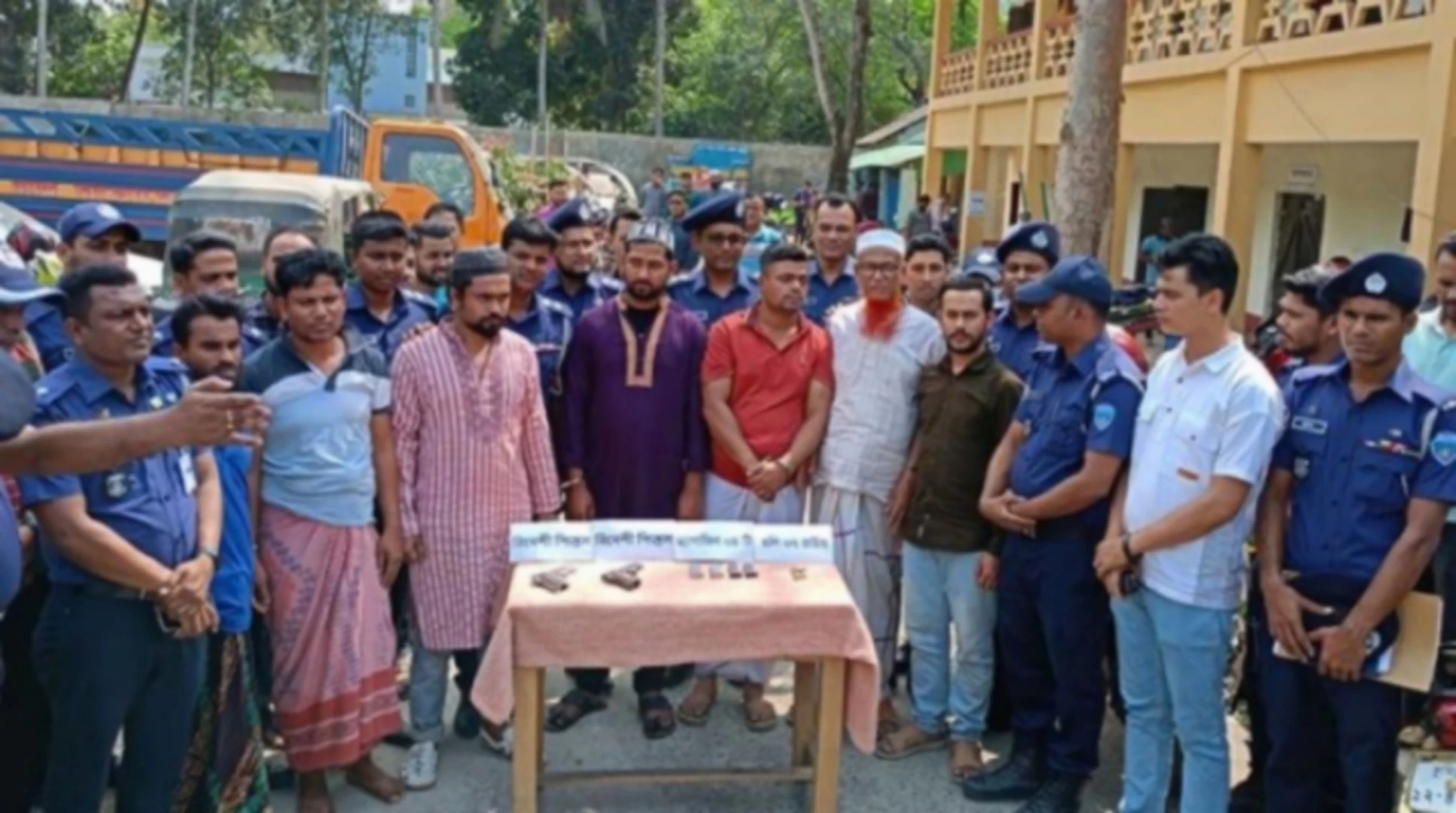 কুমিল্লায় ছাত্রদল নেতা হত্যাকাণ্ডে বিদেশি অস্ত্রসহ ৭ আসামি গ্রেপ্তার