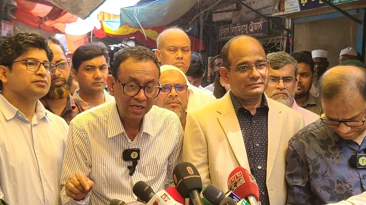 মনিটরিংয়ে বাজারে পণ্যের দাম কমছে