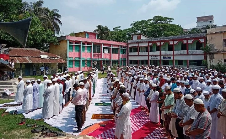 ভোলায় বৃষ্টির জন্য বিশেষ নামাজ আদায়