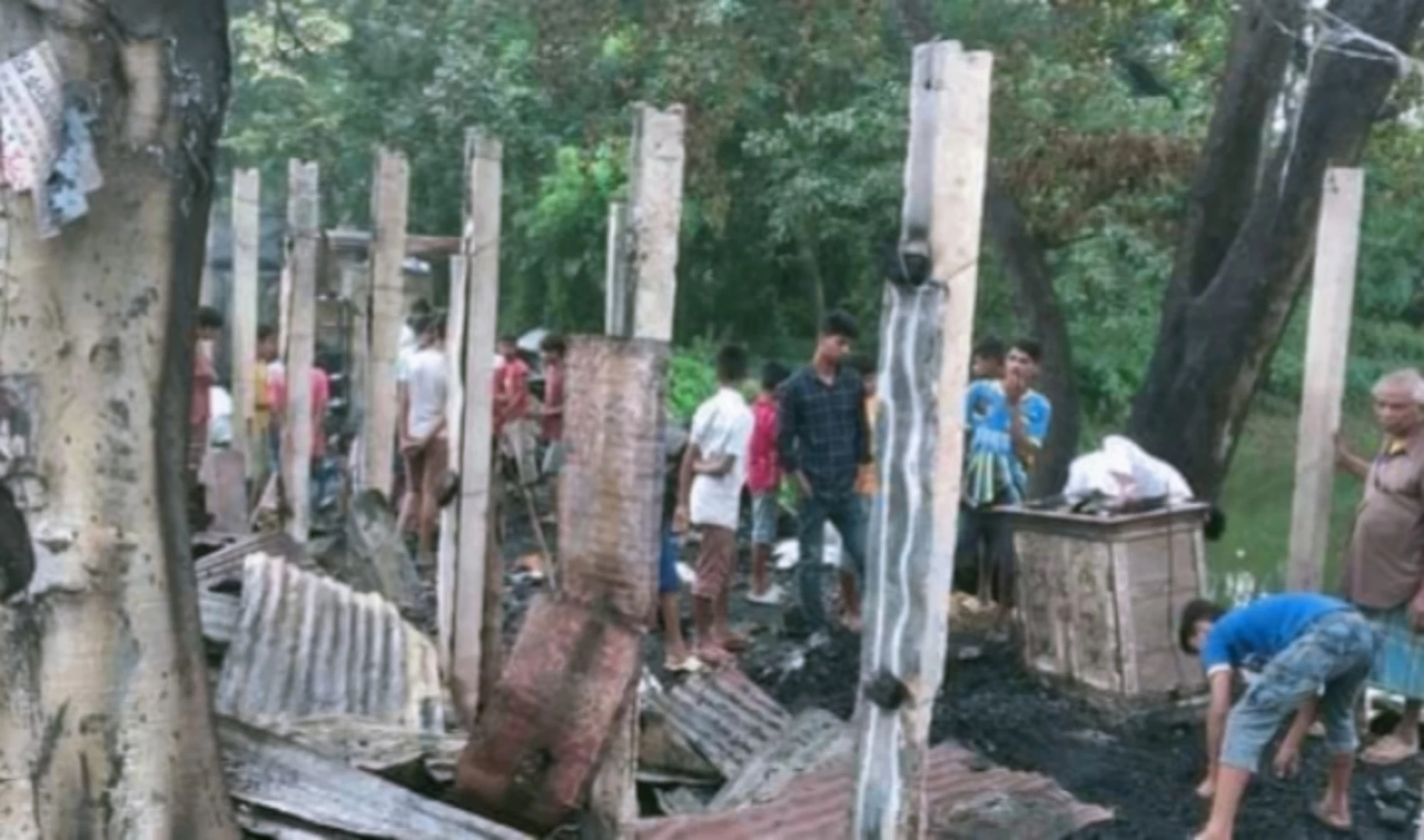সরাইলে অগ্নিকাণ্ডে ১১ দোকান পুড়ে ছাই