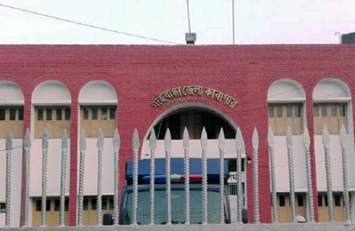 গোবিন্দগঞ্জে ইভটিজিংয়ের দায়ে যুবক শ্রীঘরে