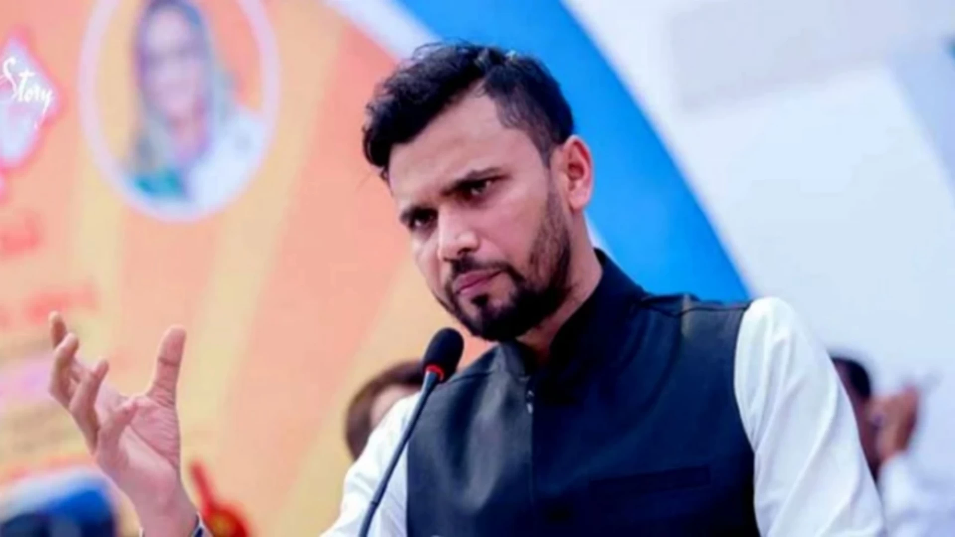 মাশরাফির বিরুদ্ধে নির্বাচনী আচরণবিধি লঙ্ঘনের অভিযোগ