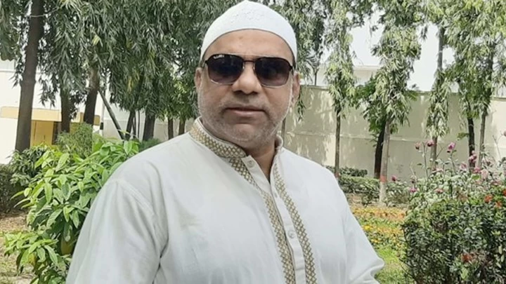 গরুর হাট ও বোটানিক্যাল গার্ডেনে শিল্পীদের চাকরির আশ্বাস মিশার