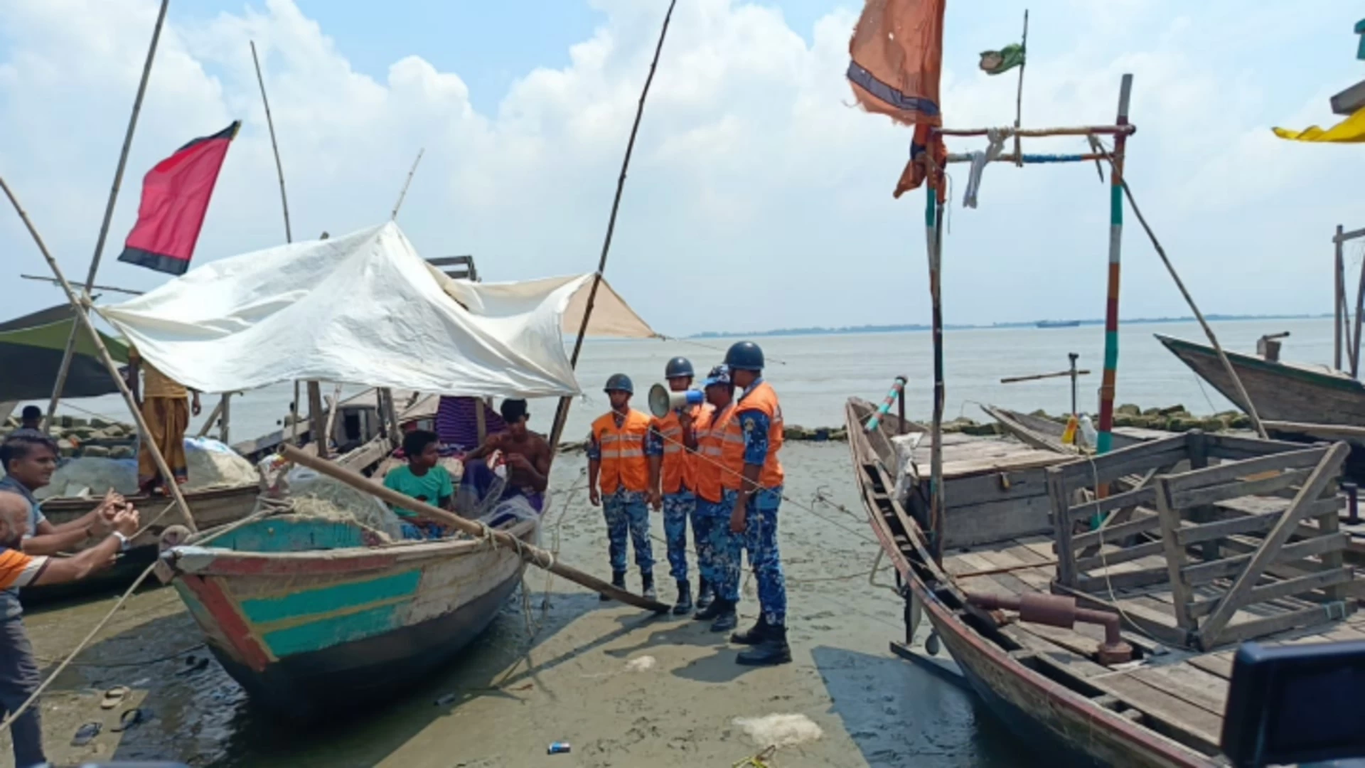 ঘূর্ণিঝড় 'রেমাল' ভোলায় প্রশাসনের সর্বাত্মক প্রস্তুতি