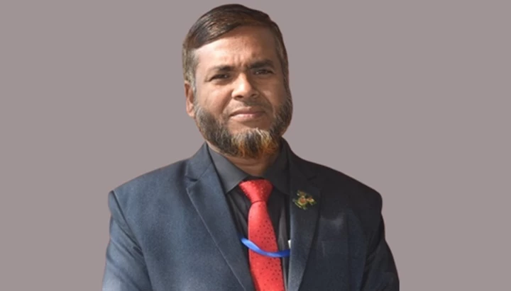 নওগাঁয় তিন বারের শ্রেষ্ঠ অধ্যক্ষ আব্দুর রহমান রিজভী