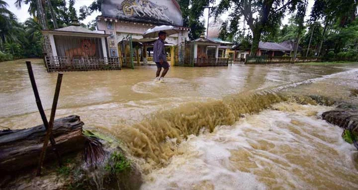 বন্যায় সিলেটে দুর্ভোগ অব্যাহত