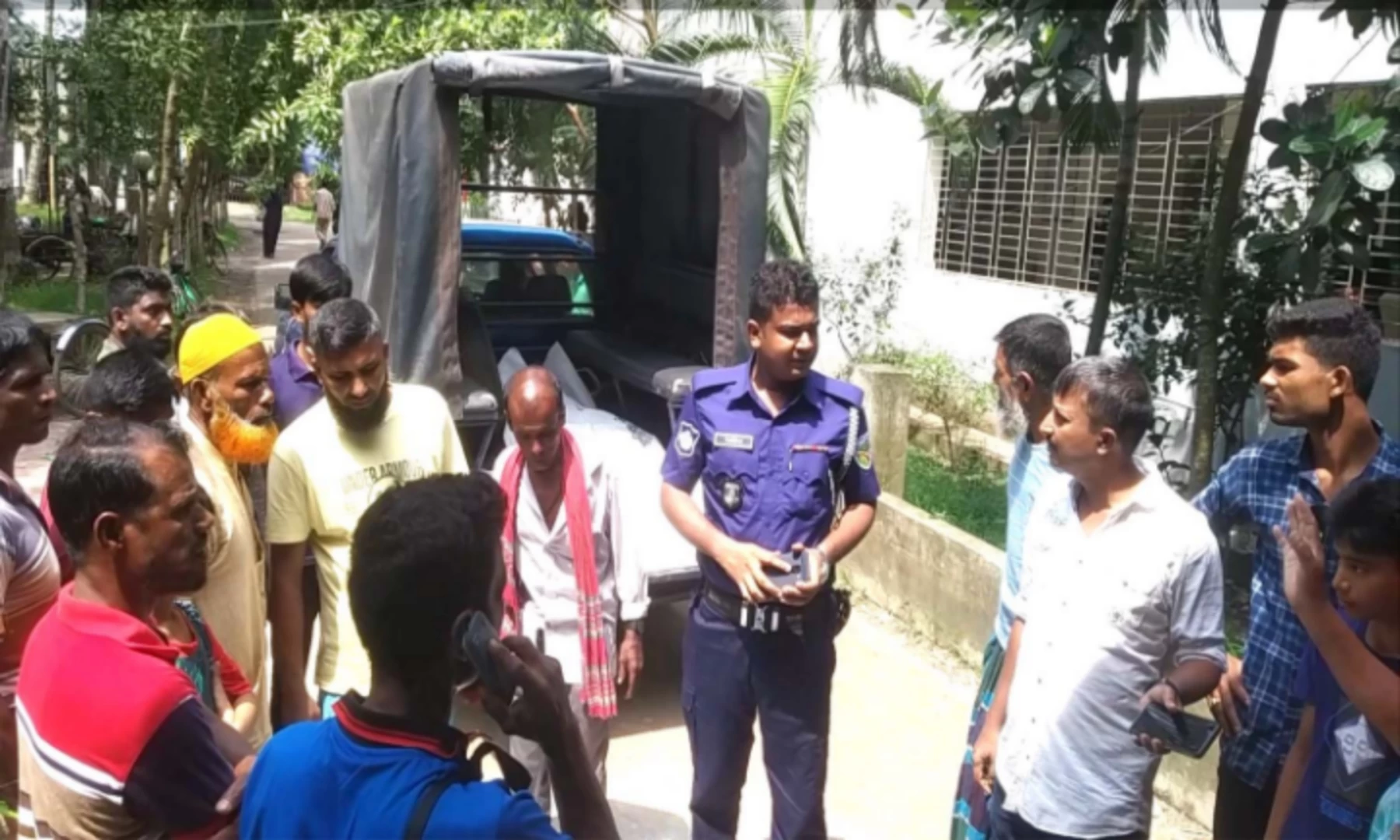ফকিরহাটে বাসের সাথে মটরসাইকেলের সংঘর্ষ, শিশুসহ দুইজন নিহত