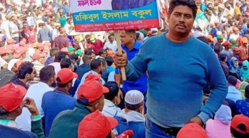 খুলনায় সাবেক যুবদল নেতাকে মাথায় গুলি, মৃত্যু নিশ্চিত করতে পায়ের রগ কাটলো সন্ত্রাসীরা