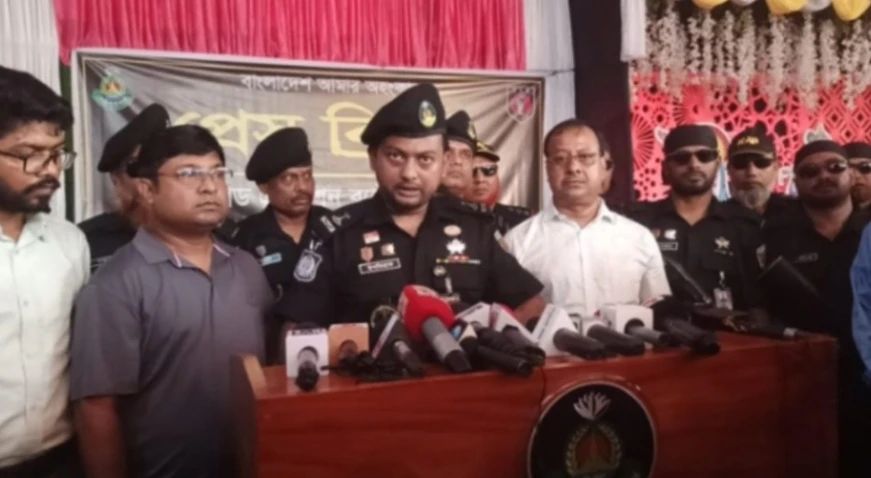 পঞ্চগড়ে দুর্গাউৎসবে অপ্রীতিকর পরিস্থিতি এড়াতে র‍্যাব-১৩ এর কড়া নিরাপত্তা